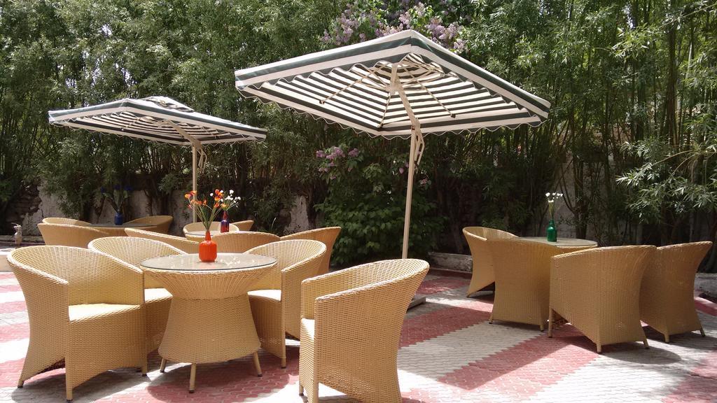 Horzay Hotell Leh Exteriör bild