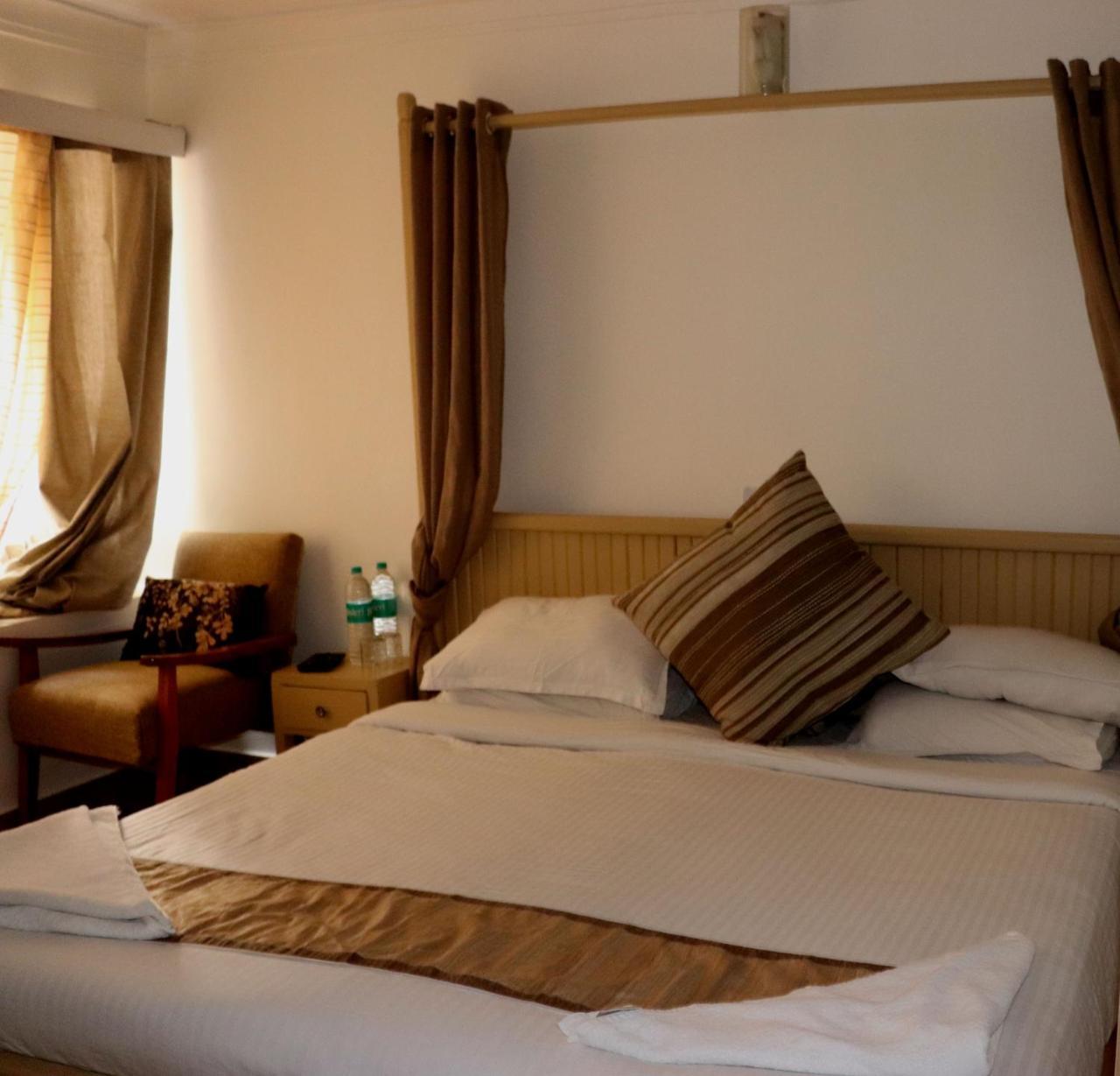 Horzay Hotell Leh Exteriör bild